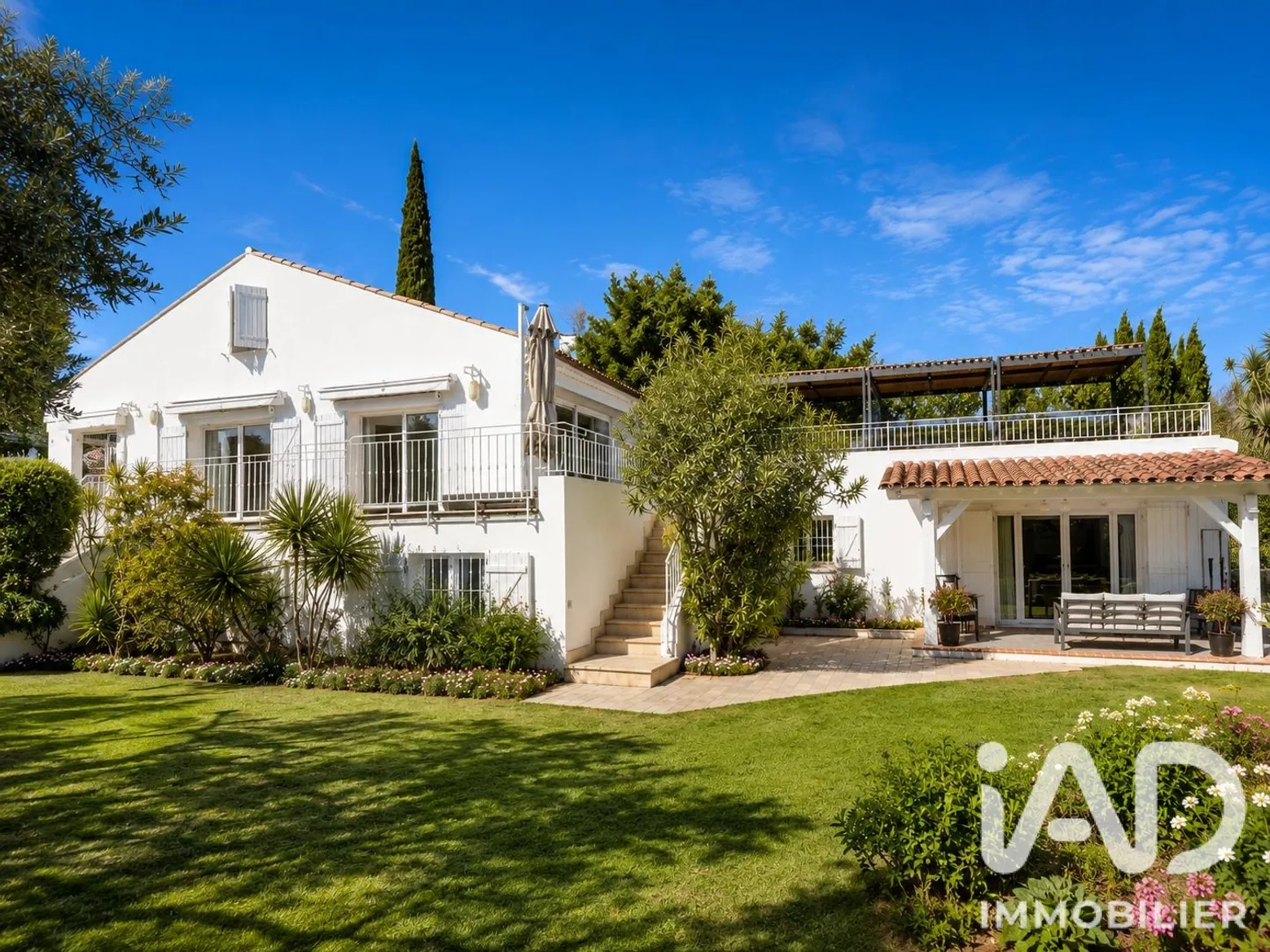 Vente maison à Roquefort-les-Pins (06330) : maison 8 pièces 214 m² - 2102156 — 2