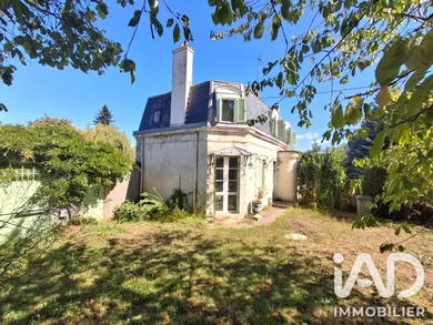 House in Bazoches-sur-Guyonne (78490)
