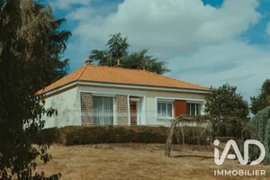 Maison traditionnelle à la Tessoualle (49280)