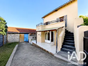 House in Saint-Myon (63460)