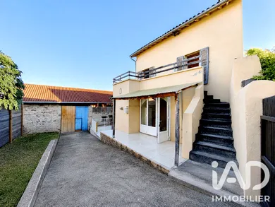 House in Saint-Myon (63460)