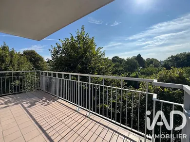 Apartment in L'Haÿ-les-Roses (94240)