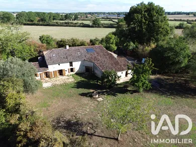 Longere in Champagné St Hilaire (86160)
