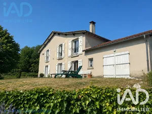 Maison de campagne à Saint-Félix-de-Bourdeilles (24340)