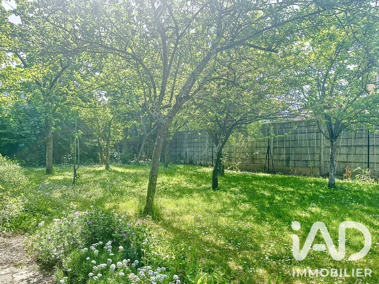 Terrain à bâtir à Amiens (80090) · 150 000 €