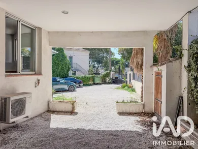 Commercial walls in Toulon (83100)
