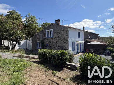 Maison de campagne à Terval (85120)