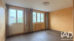 Apartment in Troyes (10000)