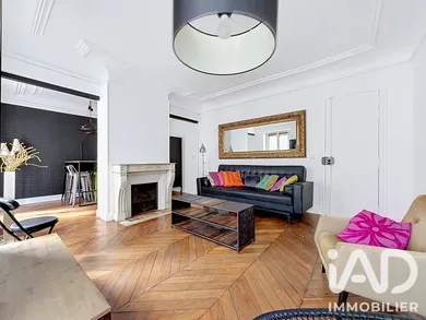 Apartment in Paris (75010)