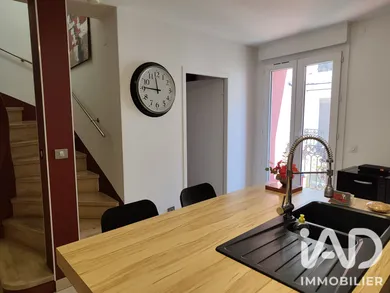 Townhouse in Mèze (34140)