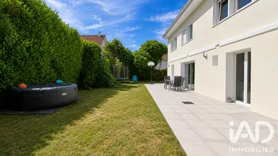Maison traditionnelle à Roissy-en-Brie (77680)