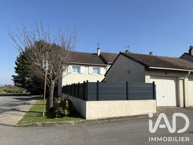 Townhouse in Magnanville (78200)