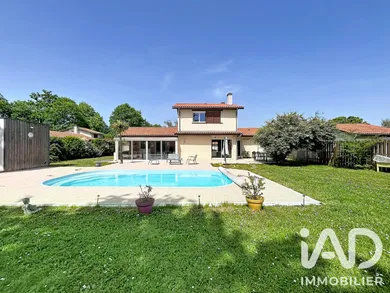 House in Pessac (33600)