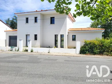 Maison traditionnelle à Bouguenais (44340)