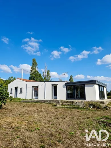 Maison de campagne à Apremont (85220)