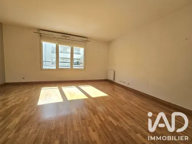 Apartment in Asnières-sur-Seine (92600)