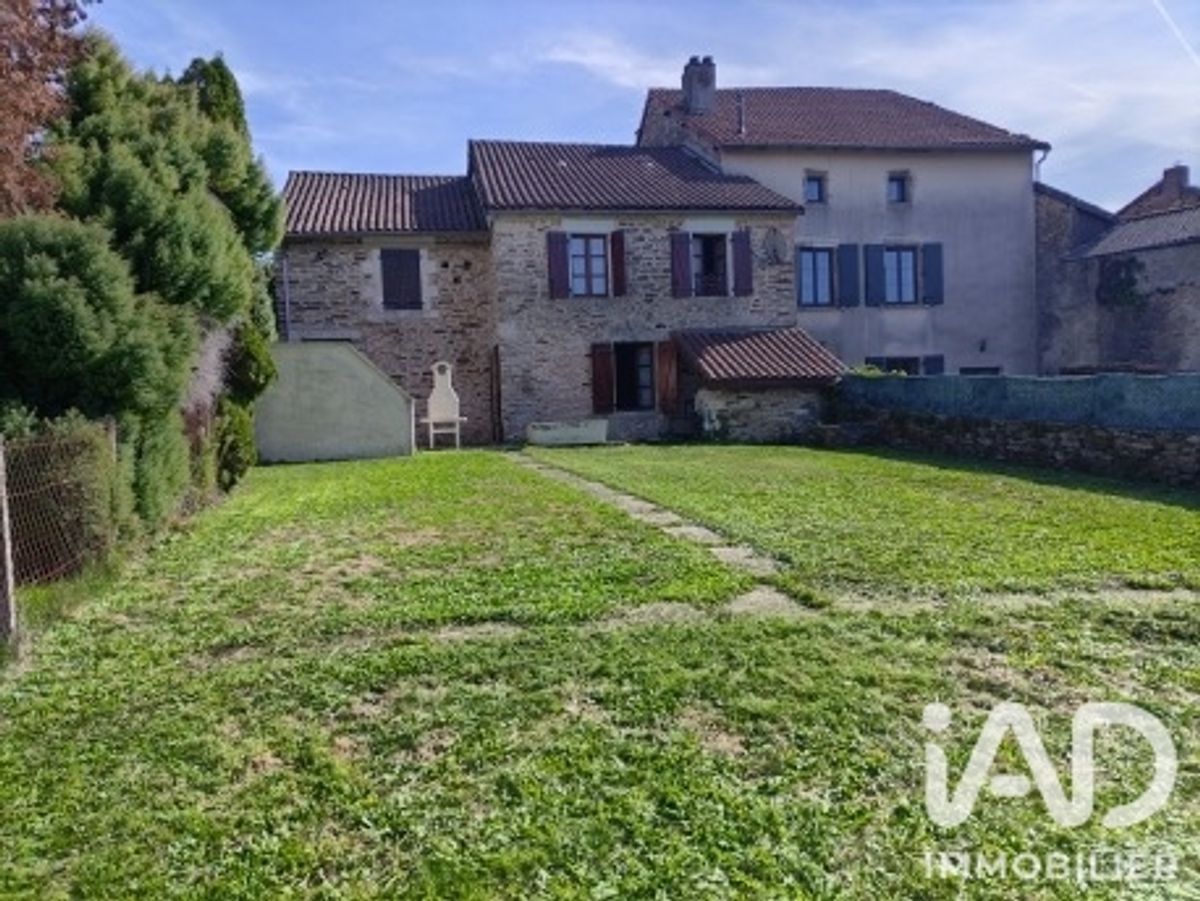 Vente maison à Mialet (24450) : maison de village 6 pièces 130 m² - 1966341