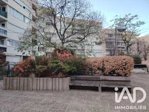 Apartment in Les Ulis (91940)