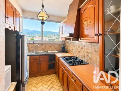 Apartment in Toulon (83000)