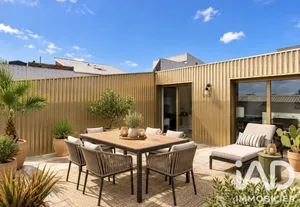 Apartment in Bordeaux (33300)