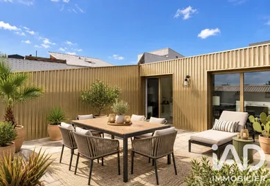 Apartment in Bordeaux (33300)