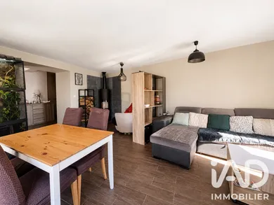 Maison de village à Chanat-la-Mouteyre (63530)