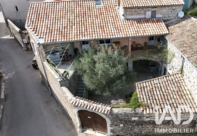 Maison 10 pièces 226 m² · à Lussas · 226 m² · 260 000 €