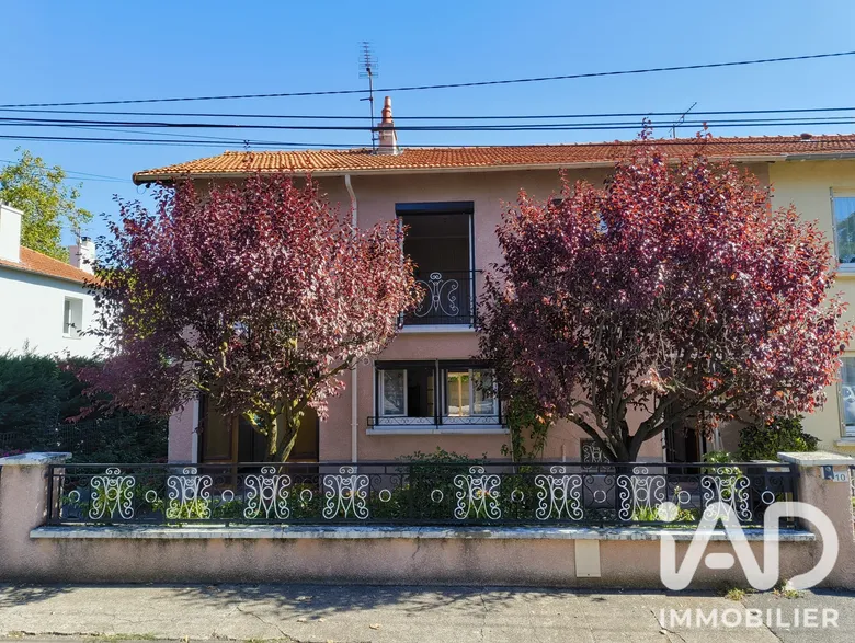Maison 7 pièces 115 m² · à Riom · 115 m² · 220 000 €