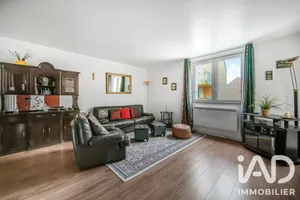 Apartment in Buc (78530)