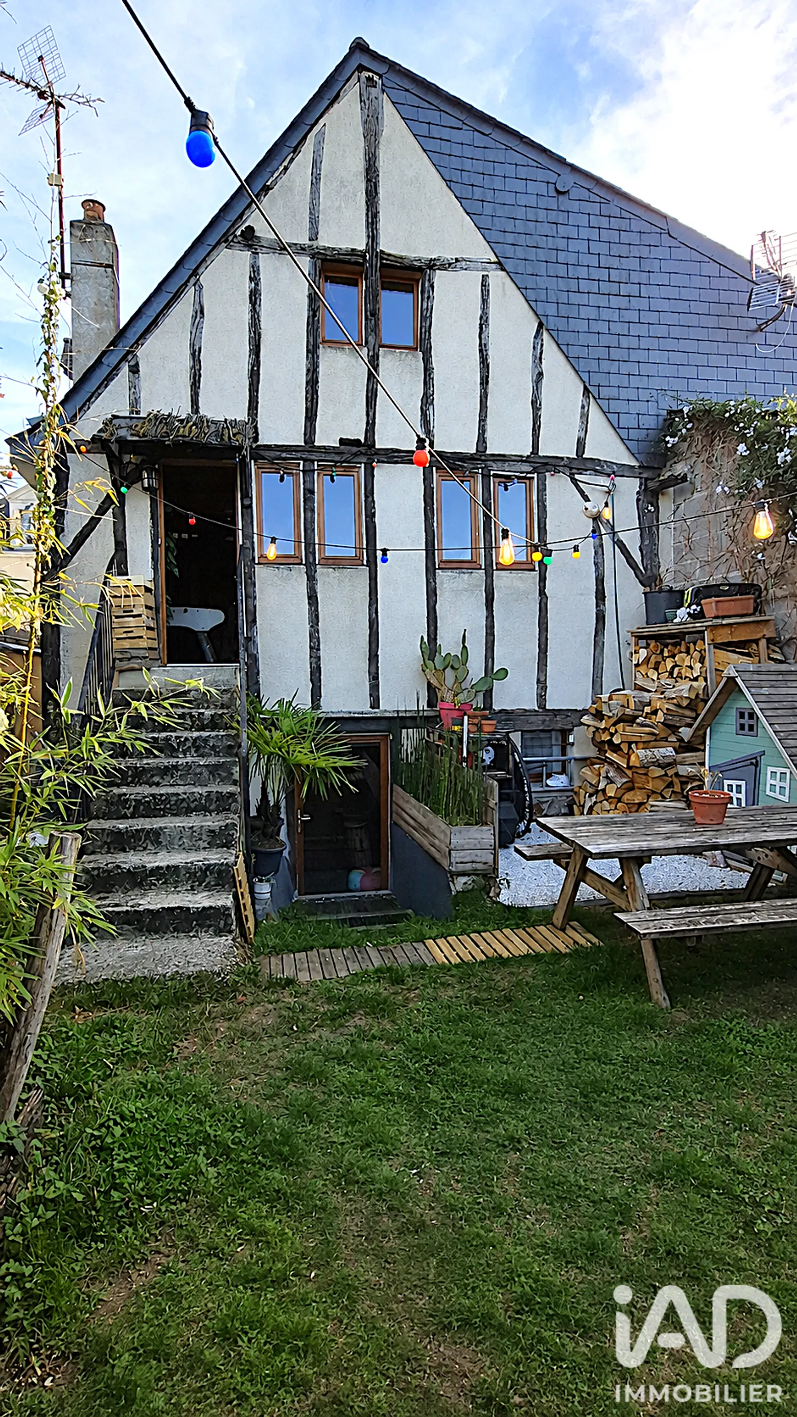 Vente maison à Beaufort-en-Anjou (49250) : maison de ville 5 pièces 118 m² - 2101693 — 2