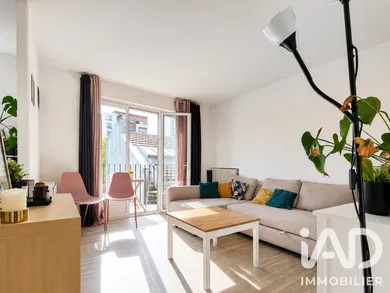 Apartment in Montreuil (93100)