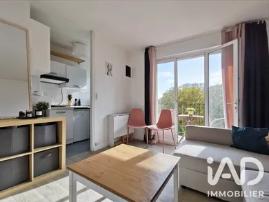 Apartment in Montreuil (93100)