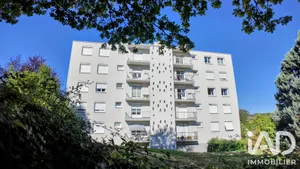 Apartment in Saint-Étienne (42100)