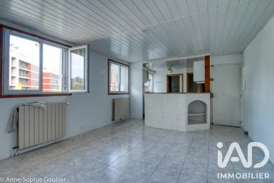Apartment in Palaiseau (91120)
