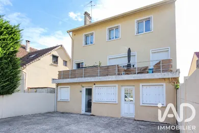 Apartment in Palaiseau (91120)