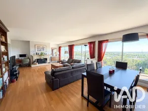 Apartment in Palaiseau (91120)