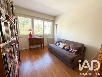 Apartment in Palaiseau (91120)