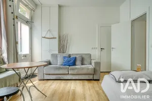 Apartment in Paris (75012)
