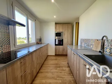 Apartment in Villenave-d'Ornon (33140)