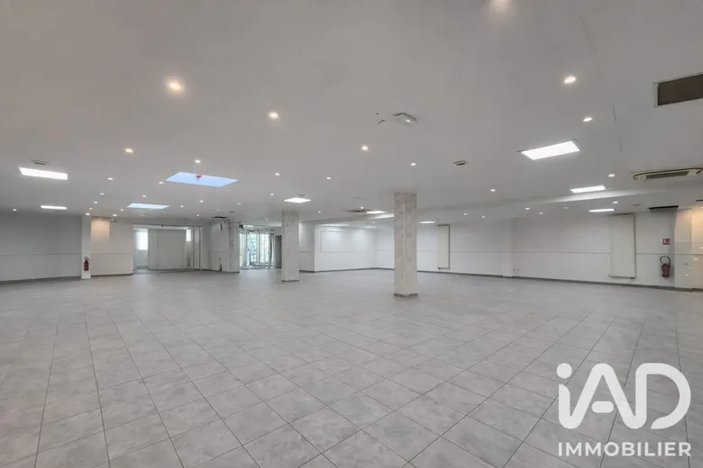 Local commercial 478 m² · à Asnières-sur-Seine · 478 m² · 1 800 000 €