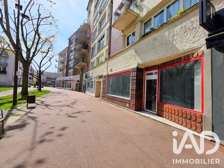 Local commercial 46 m² · à Maurepas · 45,7 m² · 149 000 €