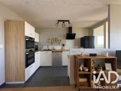 Apartment in Talence (33400)