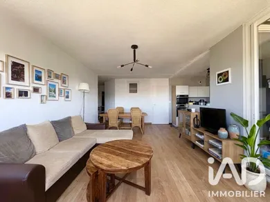 Apartment in Talence (33400)