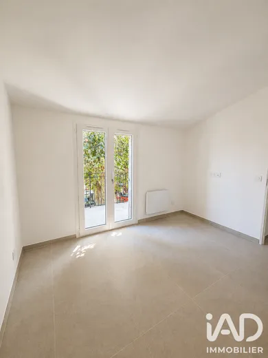 Apartment in Pélissanne (13330)