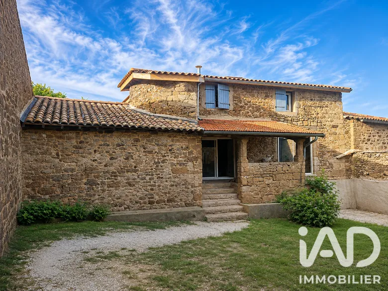 Maison 1 pièce 90 m² · à Roiffieux · 90 m² · 130 000 €
