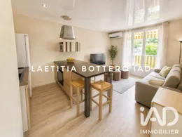 Appartement à Saint-Cyr-sur-Mer (83270)