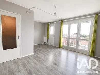 Appartement à Saint-Julien-les-Villas (10800)