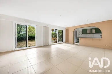 Apartment in Le Plessis-Robinson (92350)