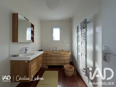 House in Vaux-sur-Lunain (77710)