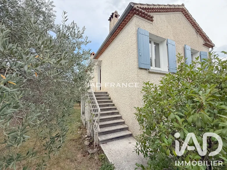 Maison 3 pièces 71 m² · à Saint-Saturnin-lès-Apt · 71 m² · 350 000 €